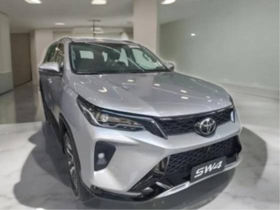 TOYOTA HILUX SW4 2.8 D-4D TURBO DIESEL SRX PLATINUM 4X4 AUTOMÁTICO